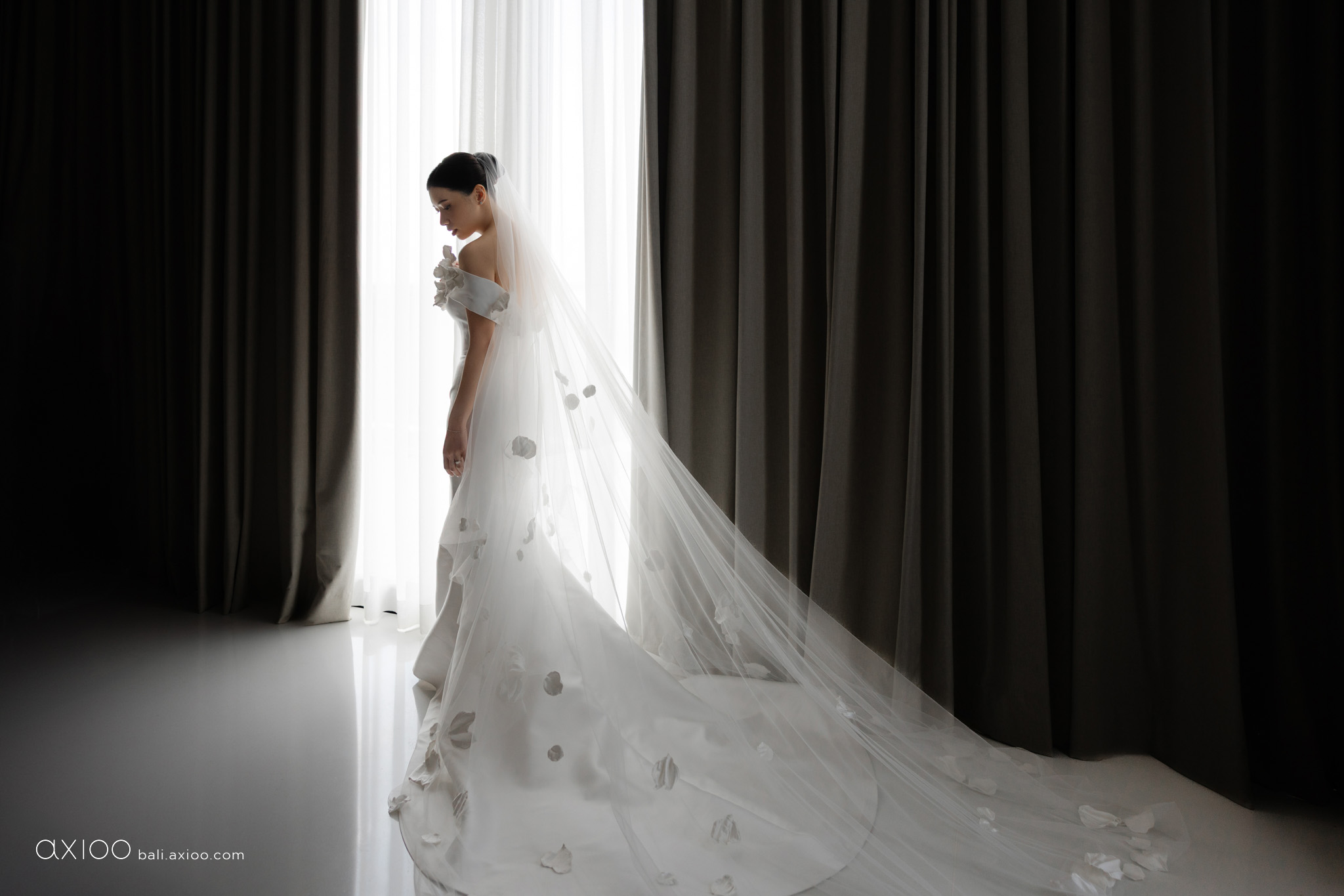 Axioo: A Study in Softness: A Wonderland Uluwatu Wedding in Bali